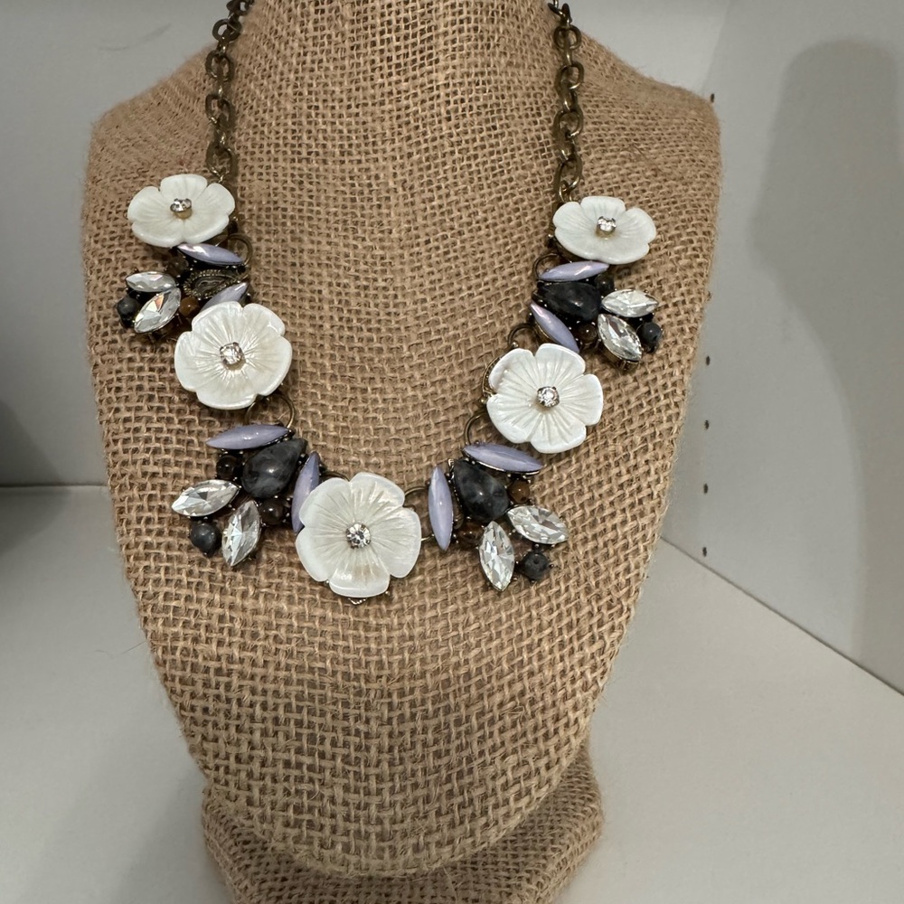 Cookie‎ Lee Bib Floral Statement Necklace with White, Purple and Gray Accents